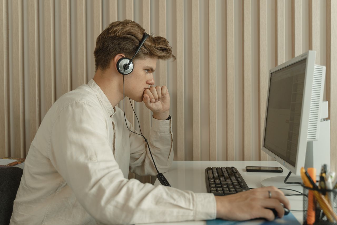 Employee searching for business documents on a computer